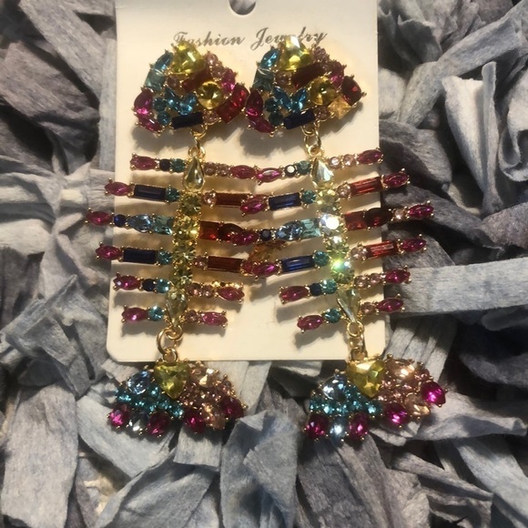 Fishbone colored stone dangling earrings. - Picture 3 of 3